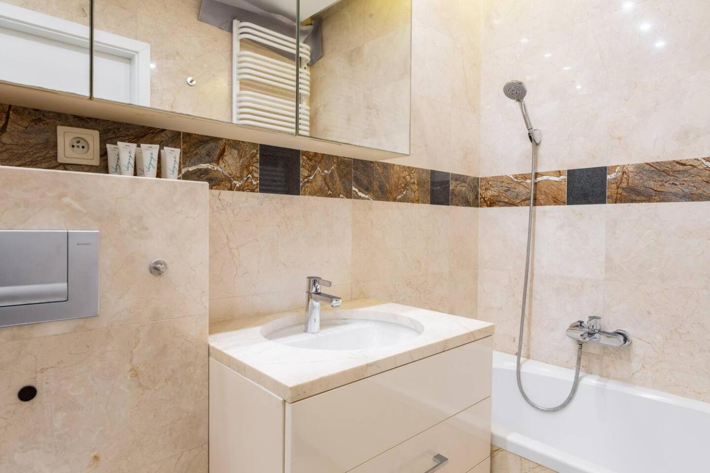 Superb Czerska Family Apartment وارسو المظهر الخارجي الصورة